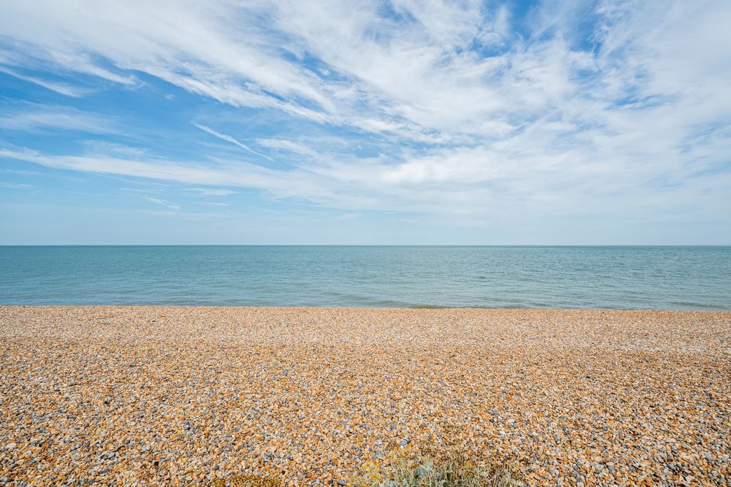Property photo 1 of 30 26-6A4E74A04E3A9-1487360-5-6A4d440895A38-Arw-1-26