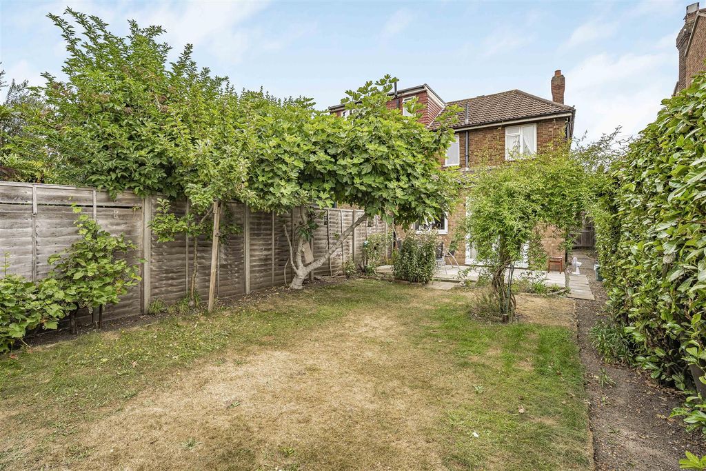 Property photo 2 of 20