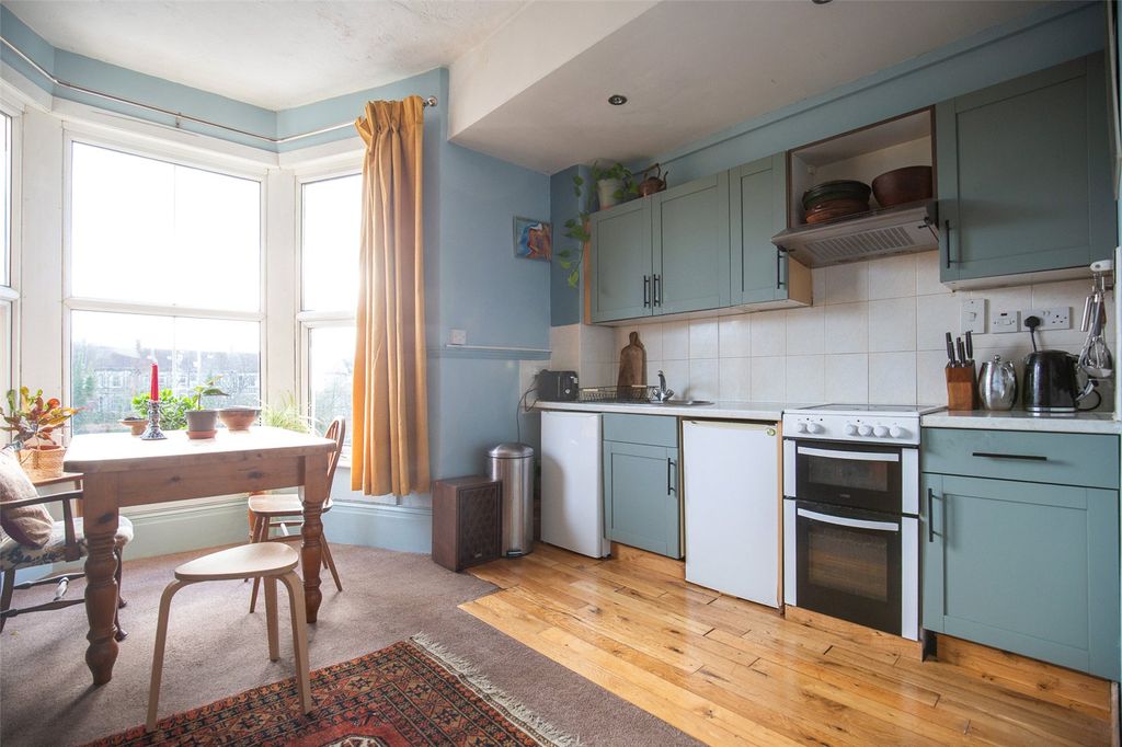 Property photo 2 of 11 Picture No. 16