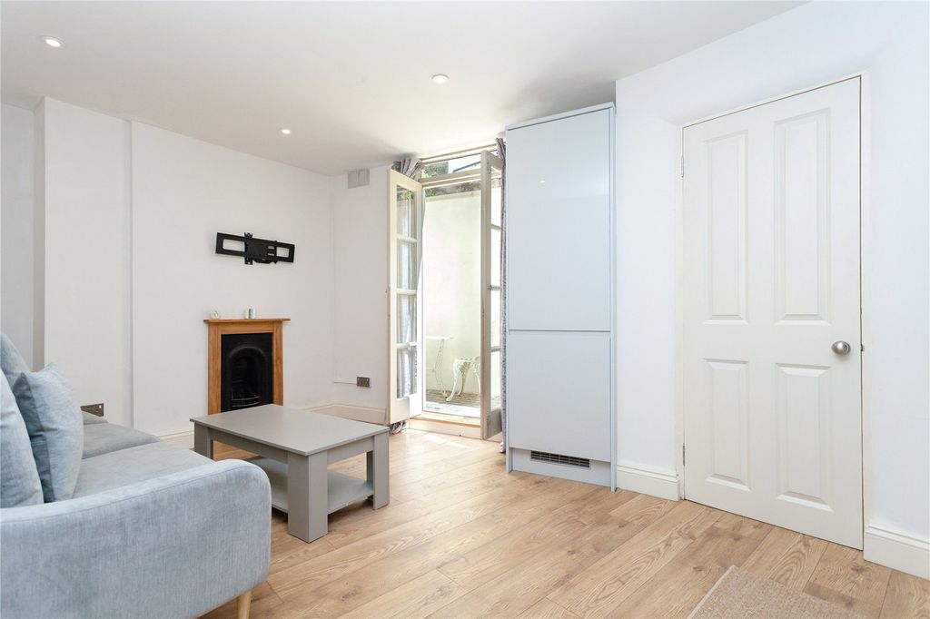 Property photo 3 of 14