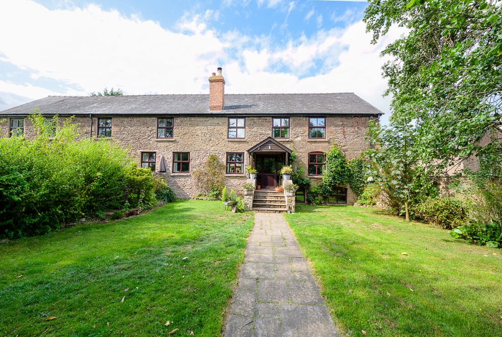 Property photo 3 of 33 Little Treddow-45