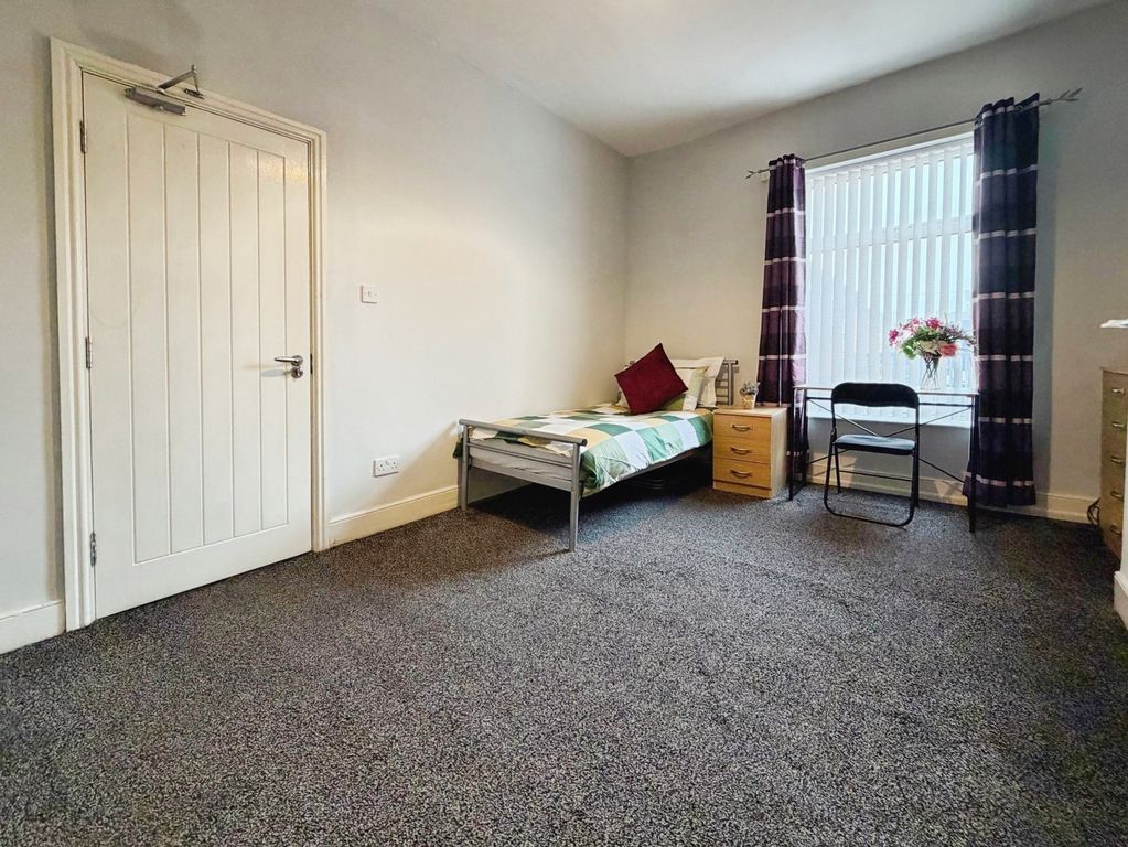Property photo 3 of 7 Pbox-Img.Jpg