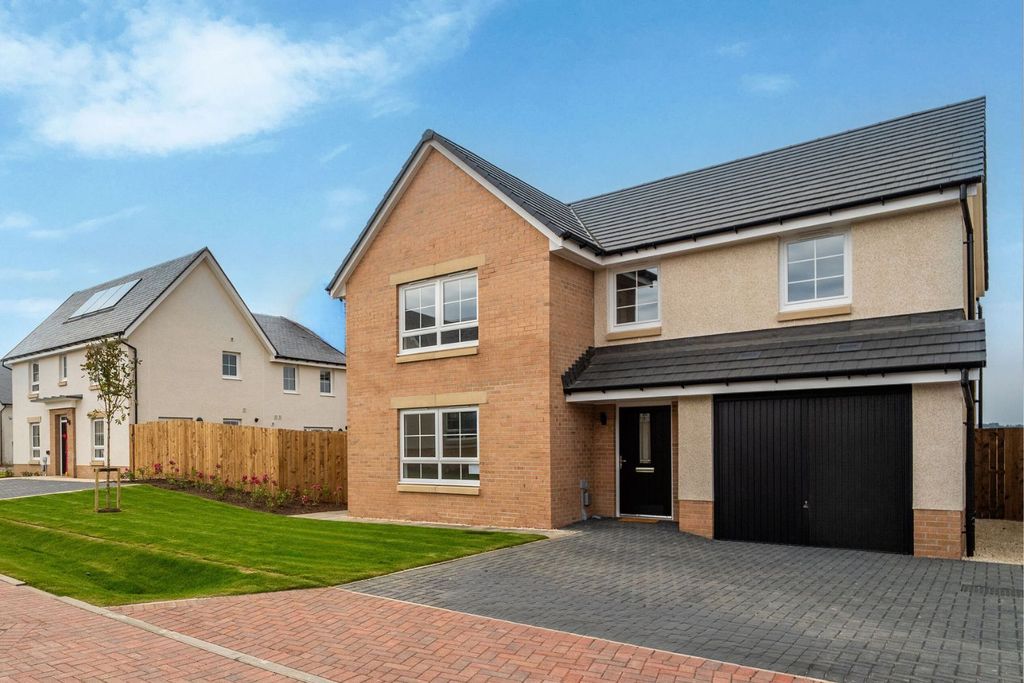 Property photo 1 of 9 External View Of 4 Bedroom Craighall