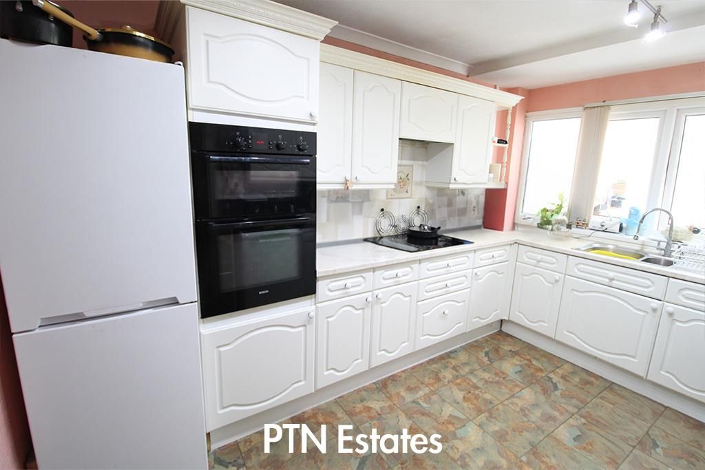Property photo 3 of 13 Kitchen.Jpg