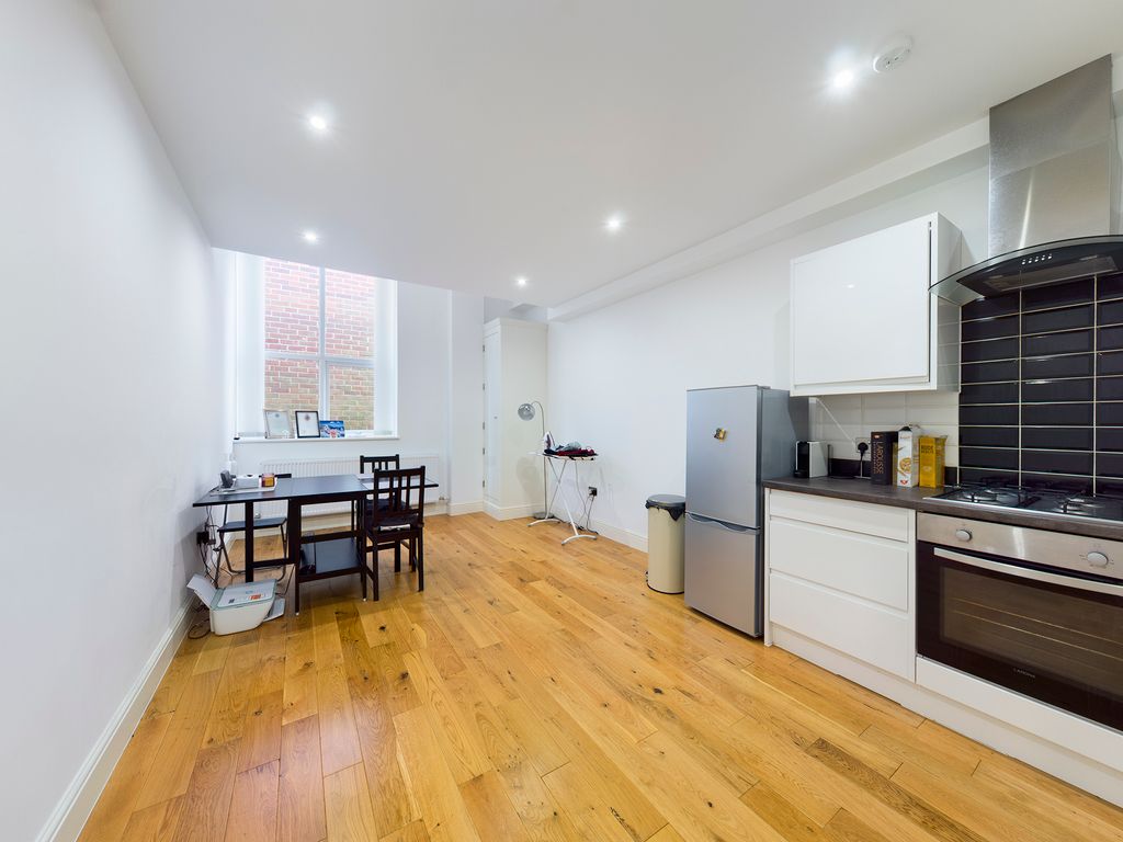 Property photo 3 of 6