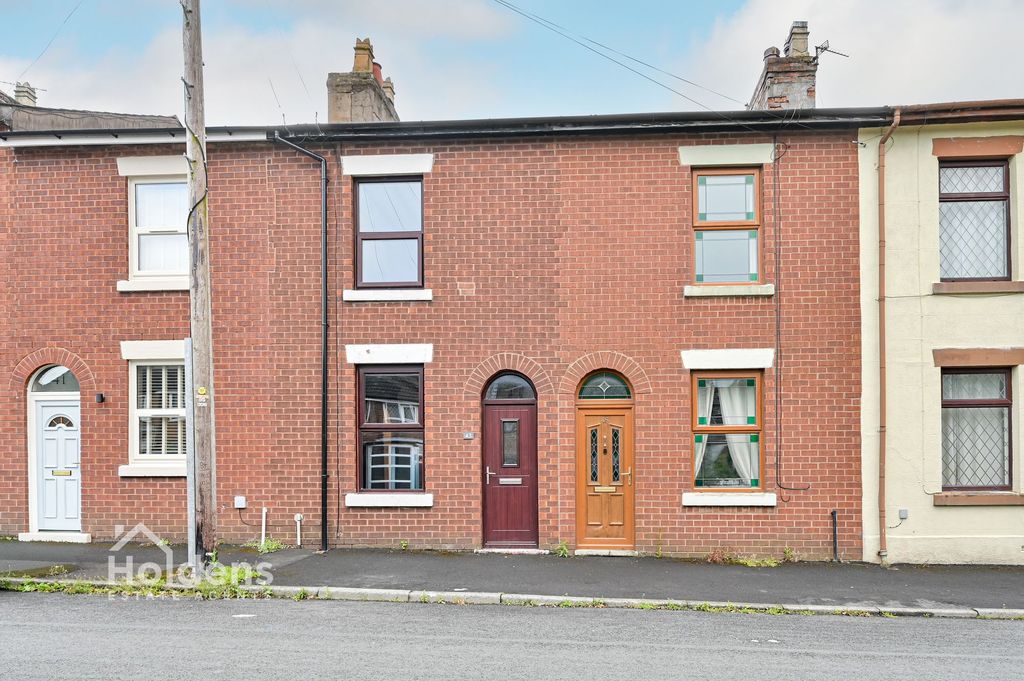 Property photo 1 of 18