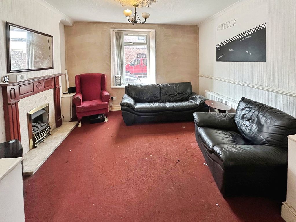 Property photo 2 of 9