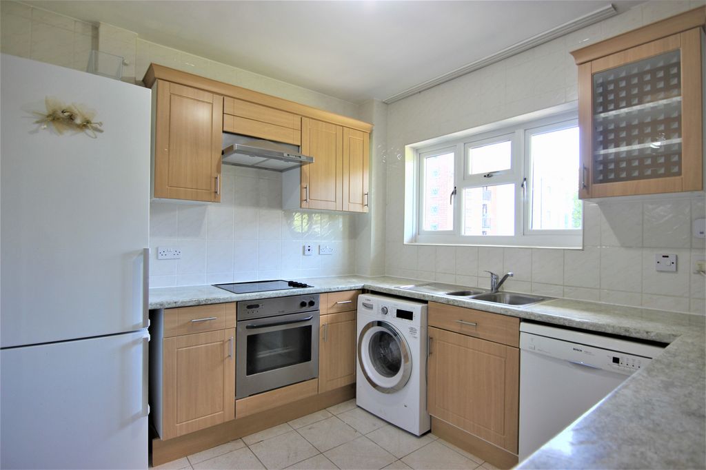 Property photo 3 of 11