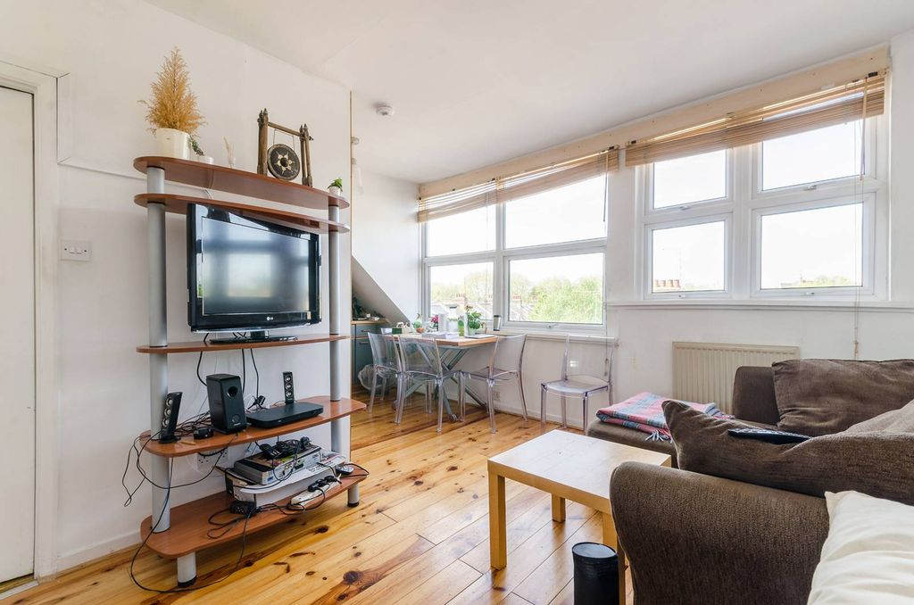 Property photo 1 of 5
