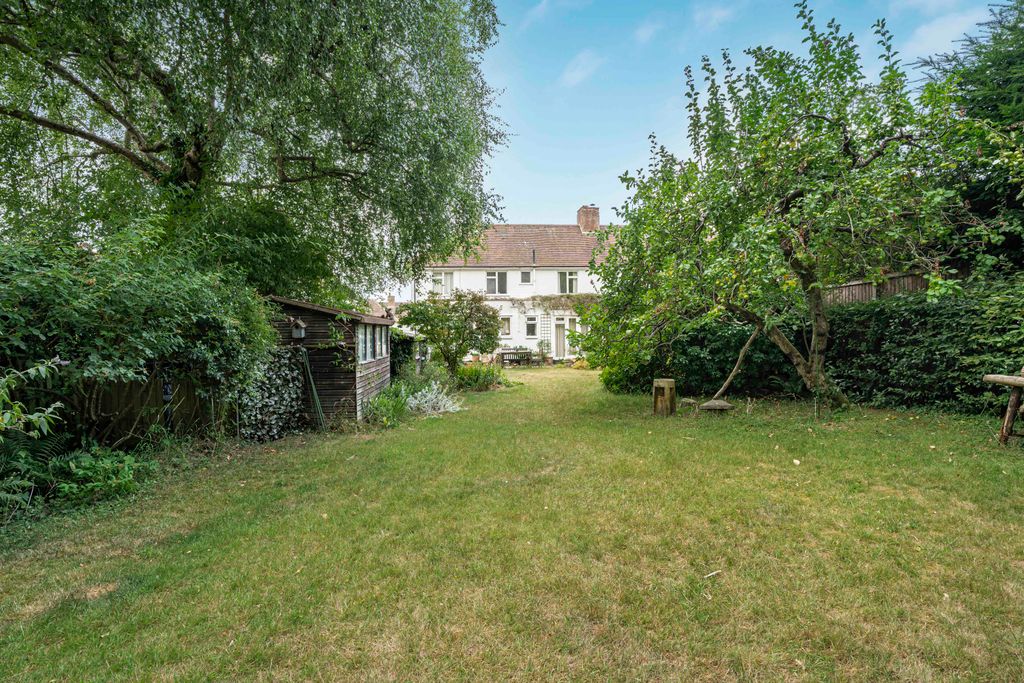 Property photo 3 of 27 Garden