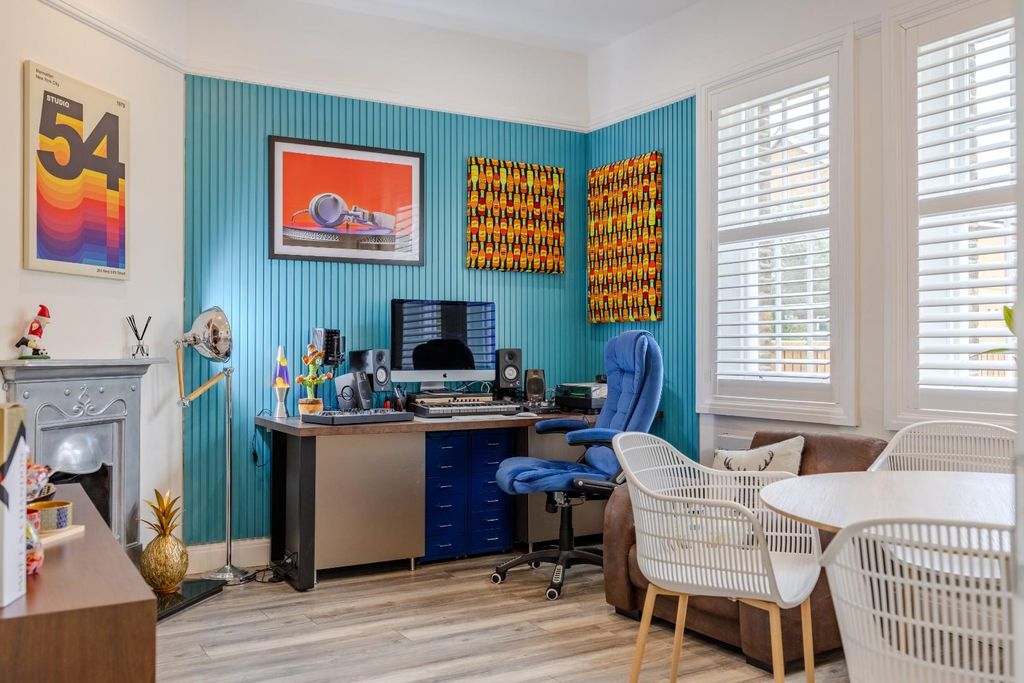 Property photo 2 of 34 Bedroom 3 / Reception Room