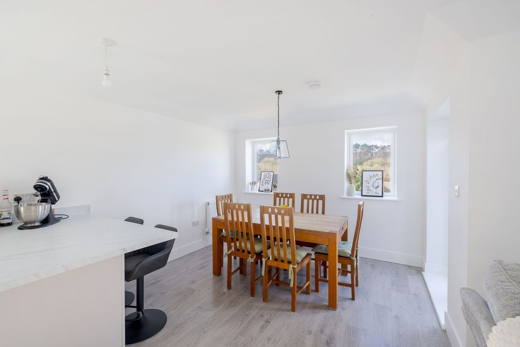 Additional image 5 of 3 bed flat for saleFairdene Road, Coulsdon CR5
