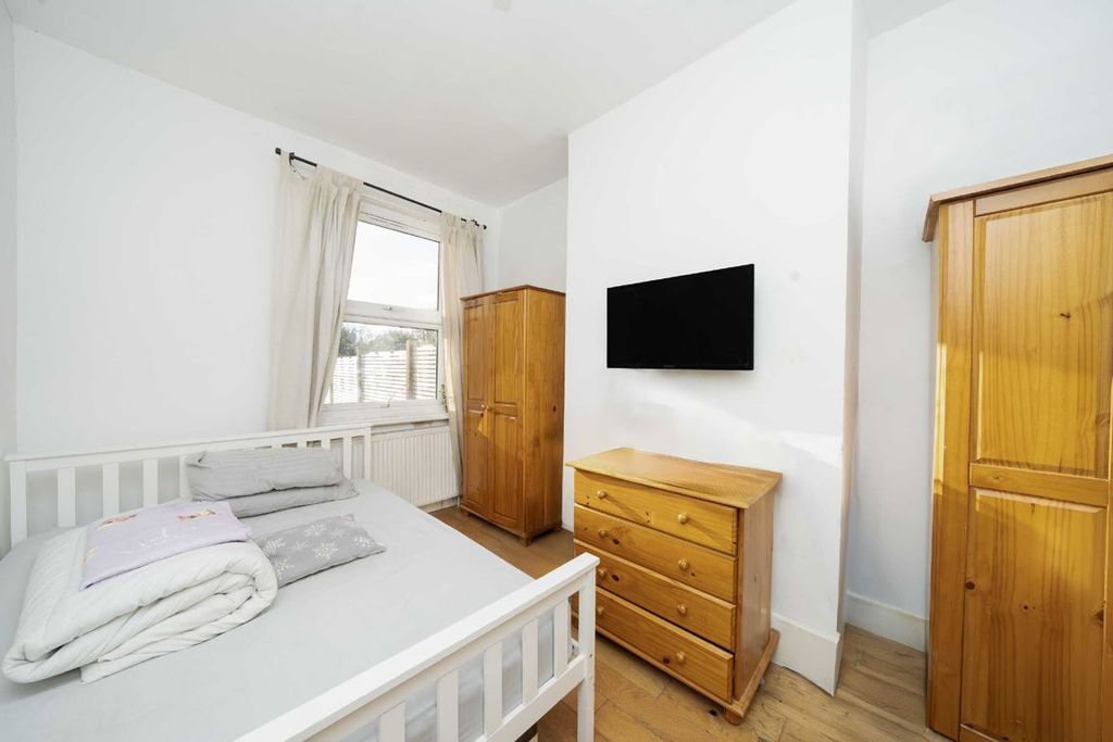 Property photo 3 of 4