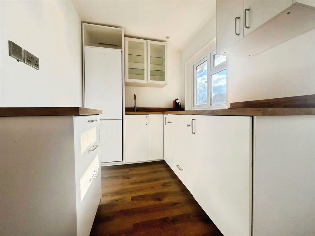 Property photo 2 of 7 Reception/Kitchen