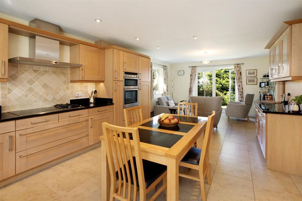 Property photo 2 of 27 Kitchen