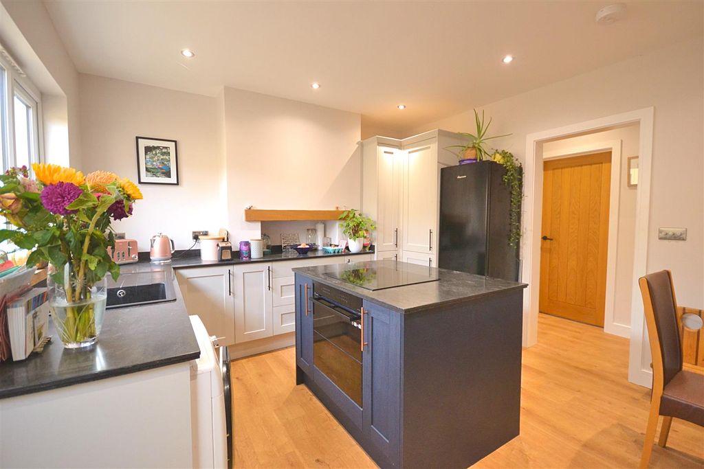 Property photo 2 of 10 5.Png
