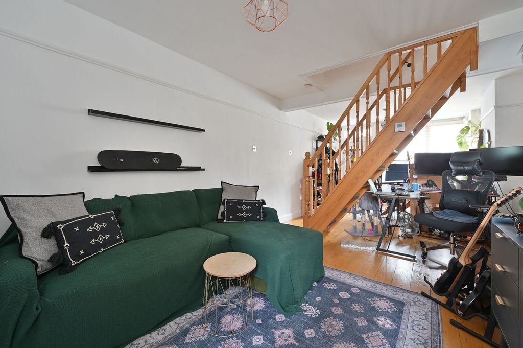Property photo 3 of 15