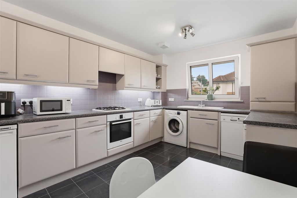 Additional image 11 of 2 bed flat for saleQueen Elizabeth Court, Clydebank G81