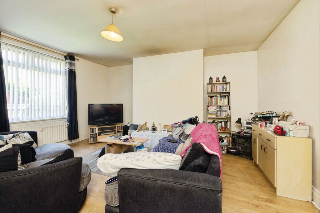 Property photo 3 of 13
