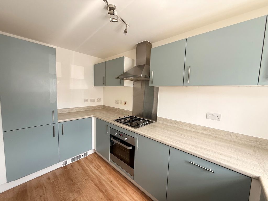 Property photo 3 of 13 Kitchen