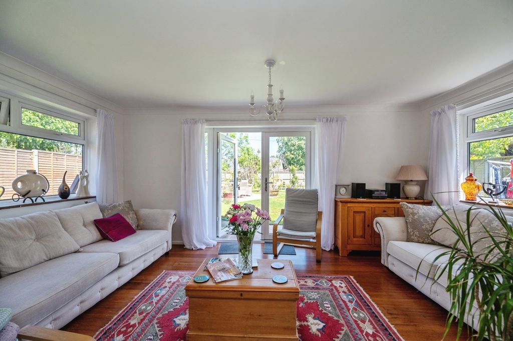 Property photo 2 of 17 Pbox-Img.Jpg