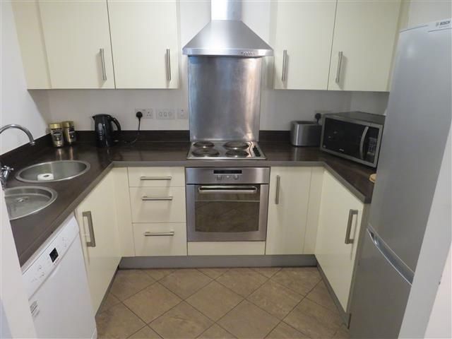 Property photo 2 of 9 Kitchen