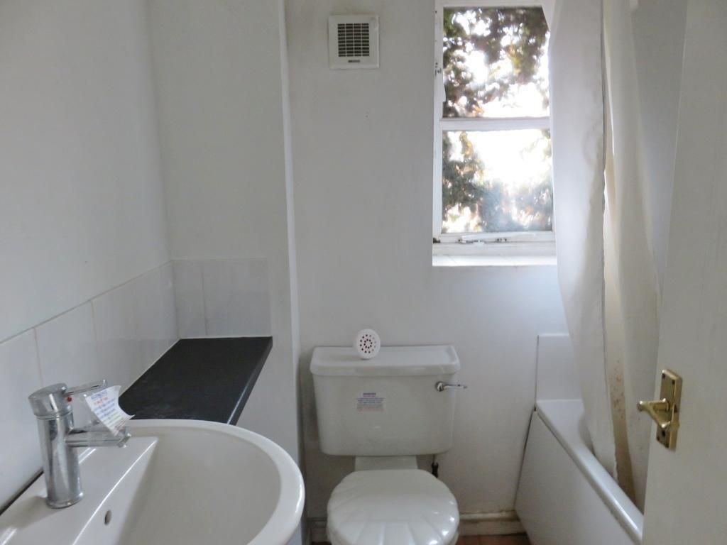 Property photo 2 of 13 Bathroom