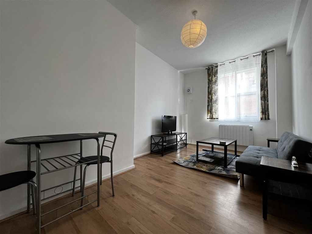 Property photo 1 of 4