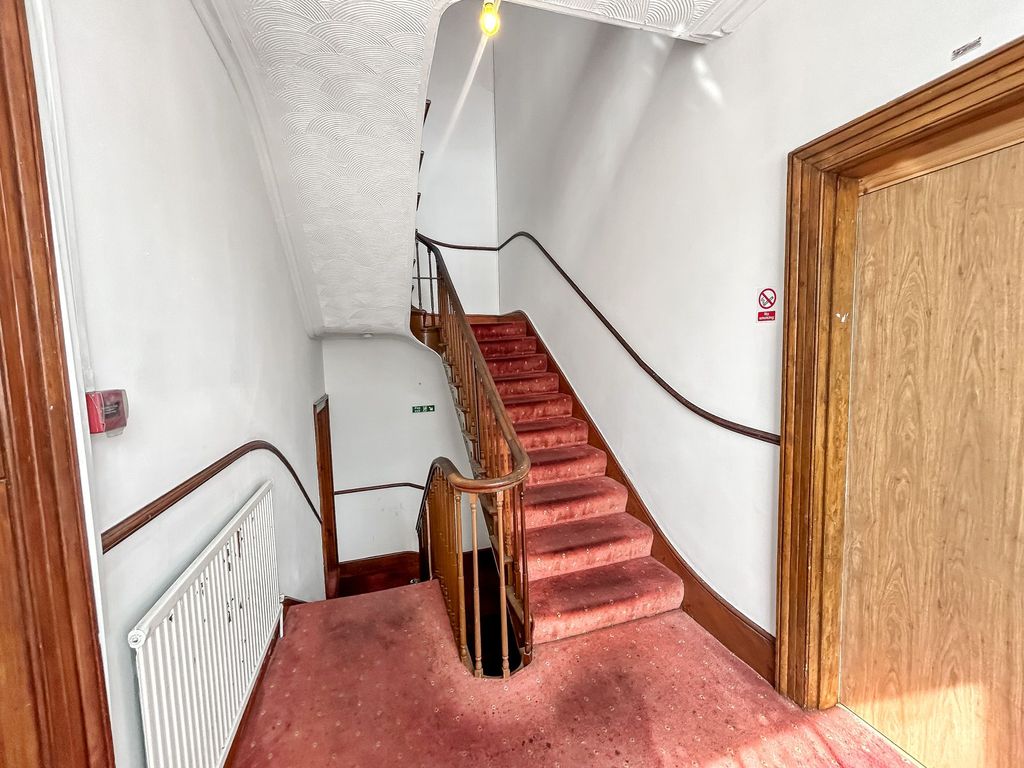 Property photo 3 of 25