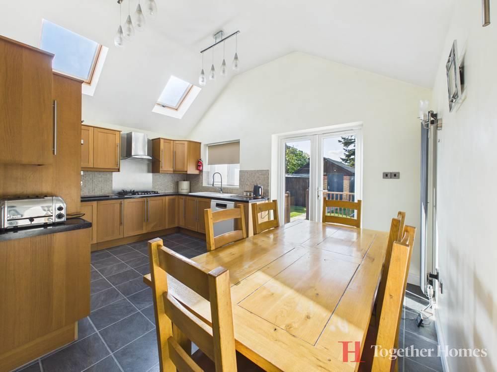 Additional image 8 of 4 bed semi-detached house for saleBlacksmiths Lane, Rainham RM13
