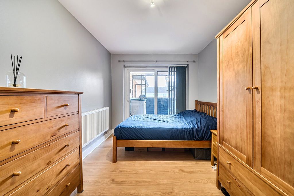 Property photo 3 of 9 1422617-14-69Aec5...