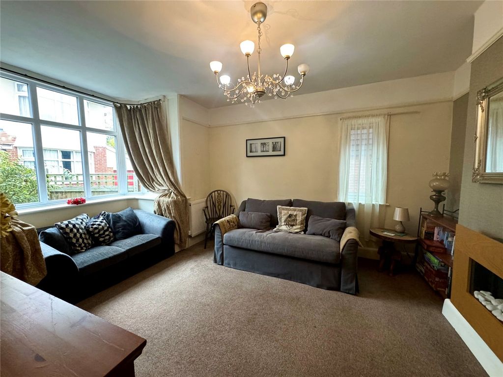 Property photo 2 of 16 Picture No. 24