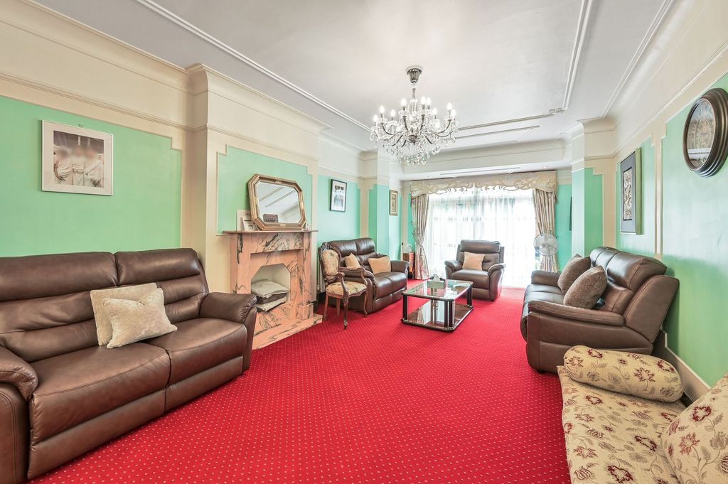 Property photo 2 of 15