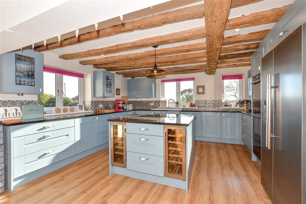 Property photo 3 of 16 Kitchen