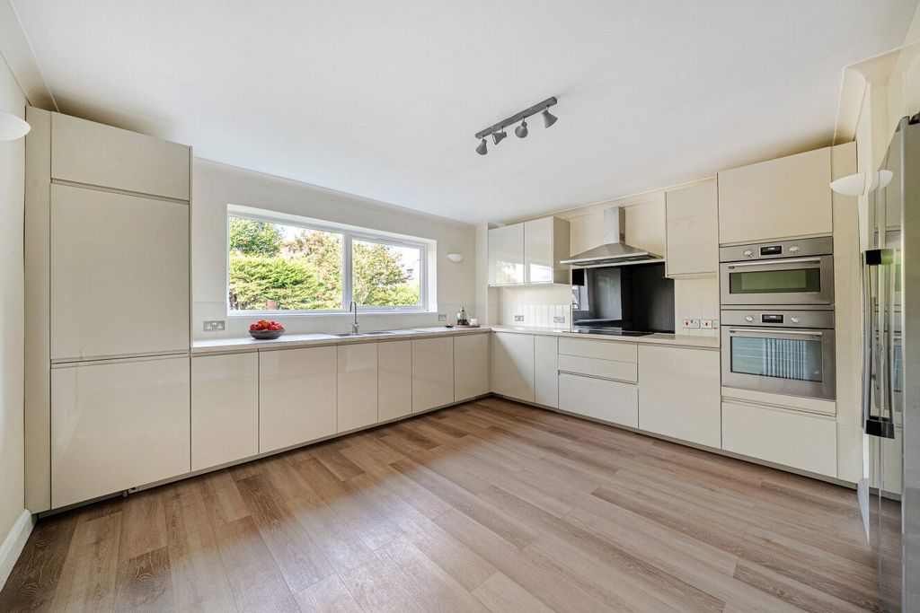 Property photo 3 of 12 Picture No. 21