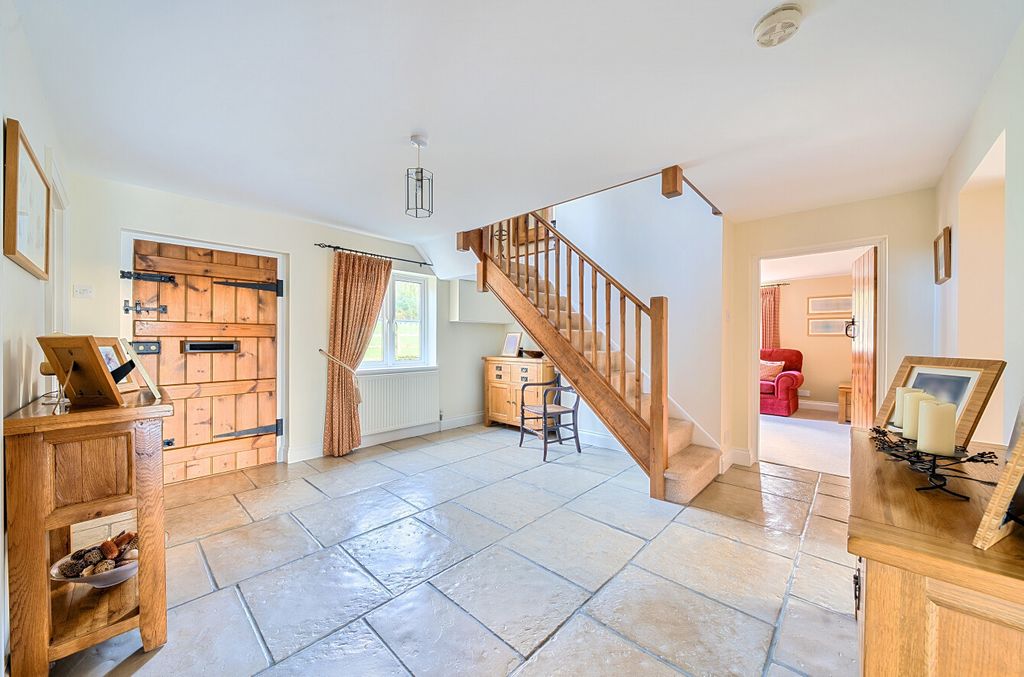 Property photo 2 of 24 1385742-27-69304A...