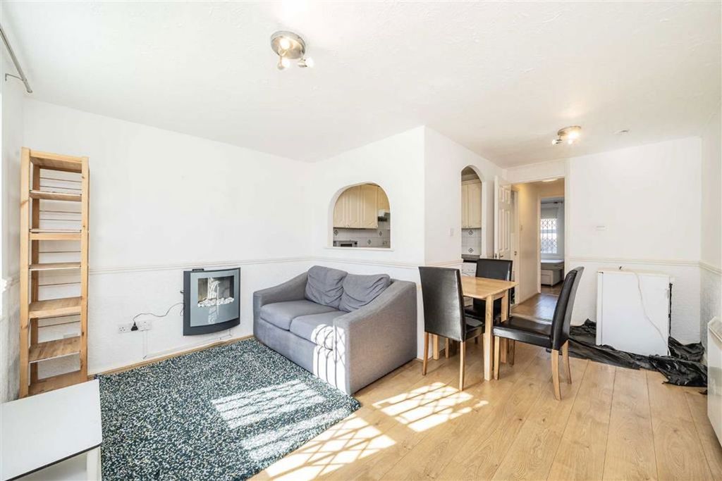 Property photo 2 of 5