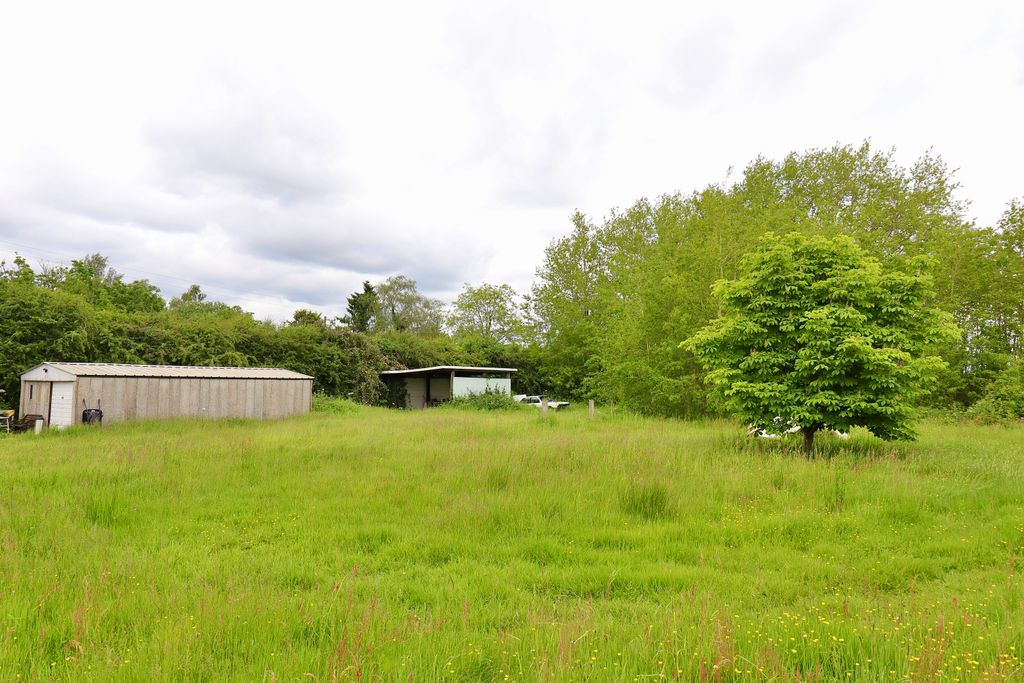 Property photo 2 of 28