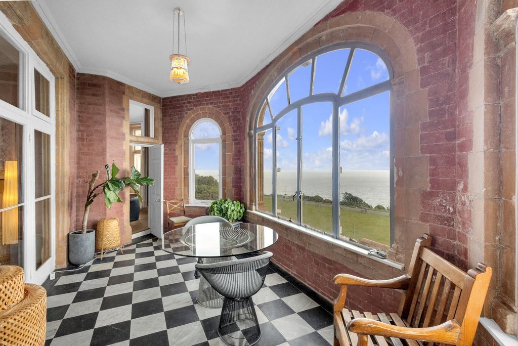 Property photo 2 of 22 Picture No. 21