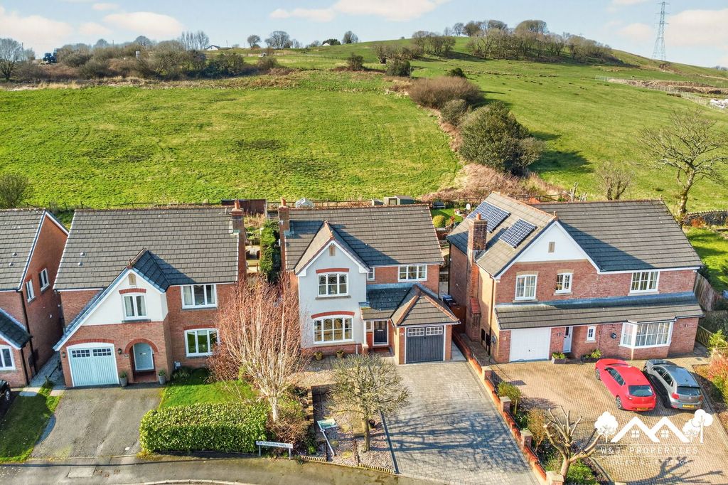 Property photo 1 of 43