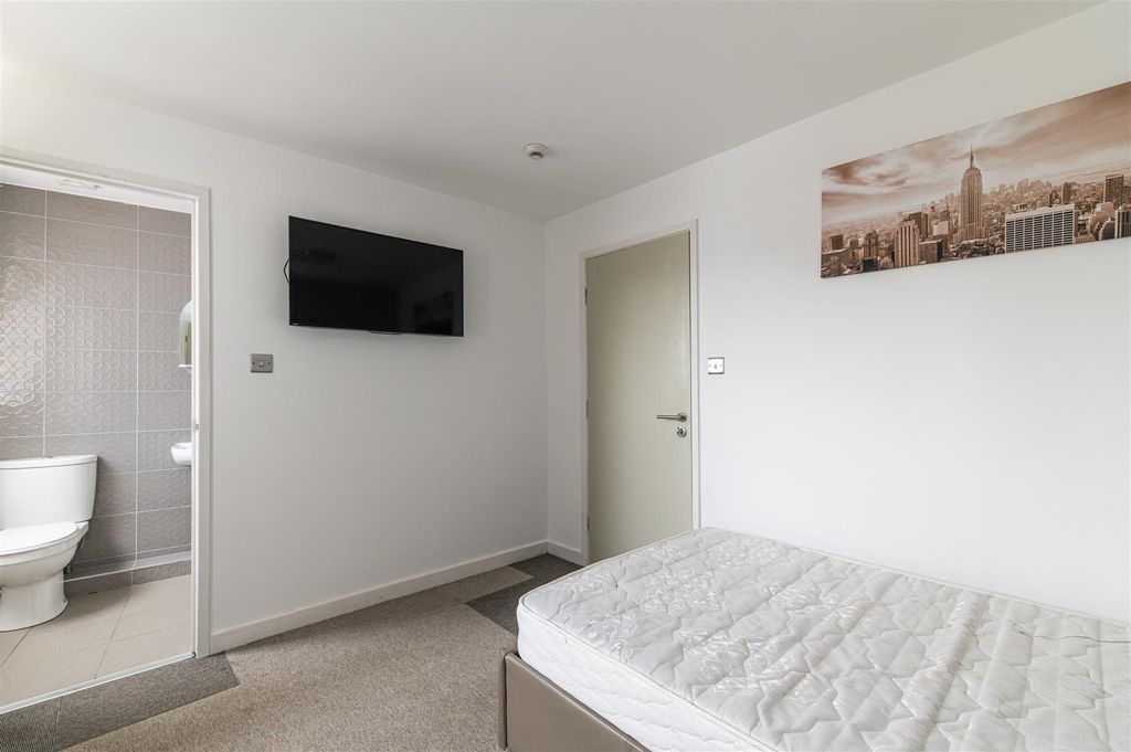 Property photo 3 of 6 Edit-9704.Jpg