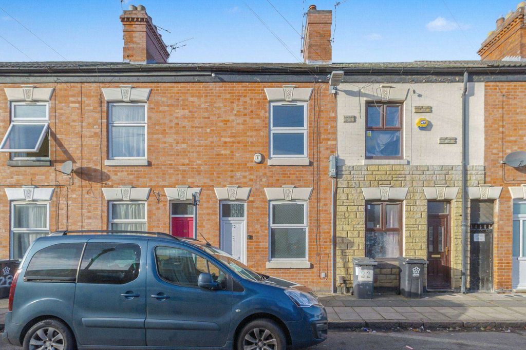 Property photo 1 of 17 32 Carlisle Street, Dane Hills, Leicester Le3 6Af