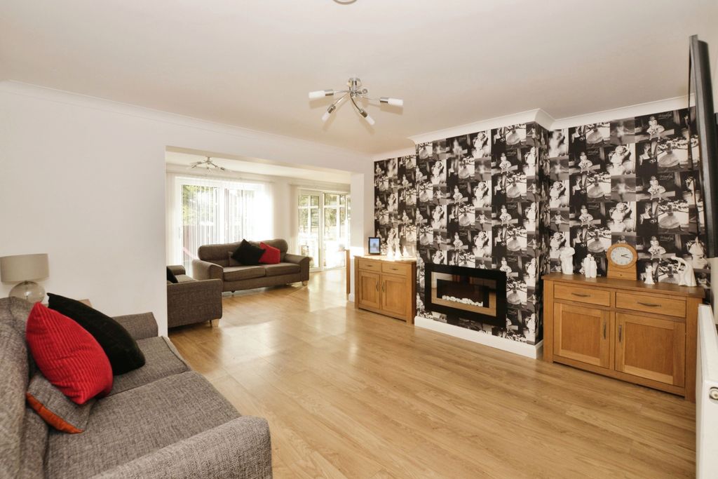 Property photo 2 of 17 Photography