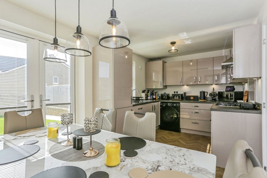 Property photo 3 of 25 Pbox-Img.Jpg