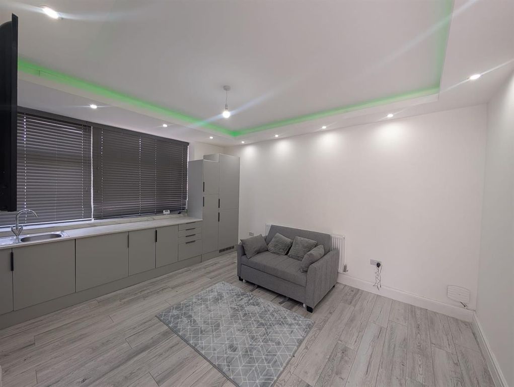 Property photo 2 of 5 Modern Studio Space With Sleek LED Lighting...