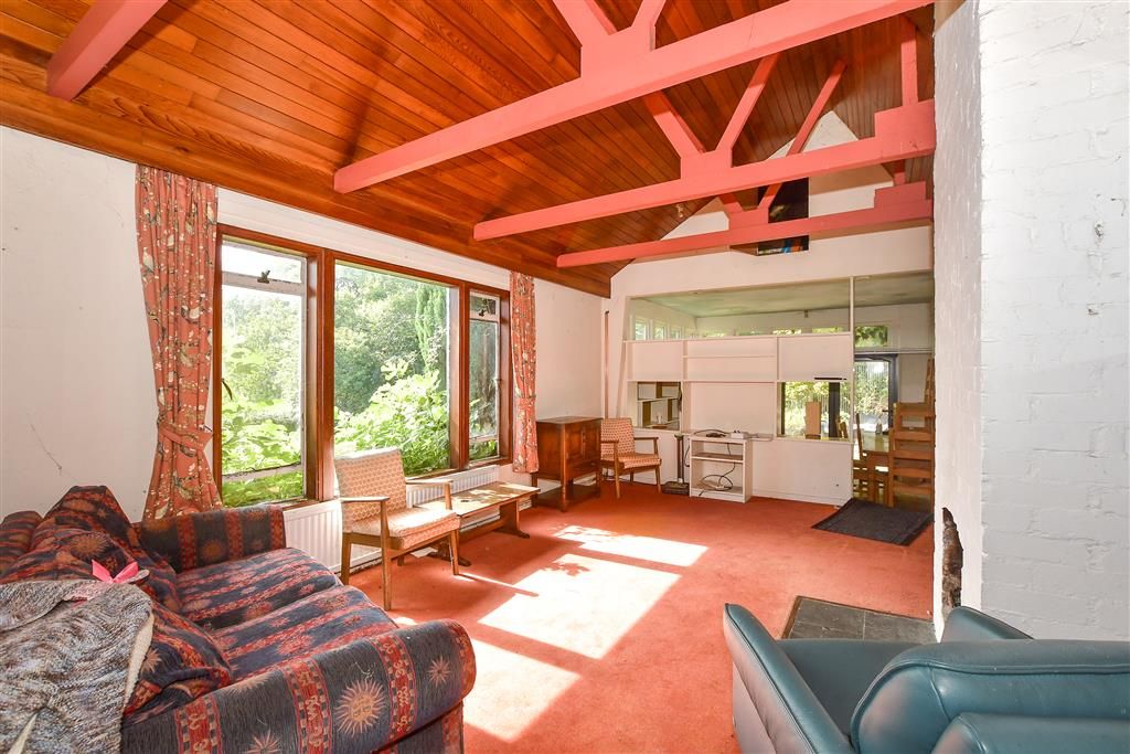 Property photo 3 of 15 Lounge