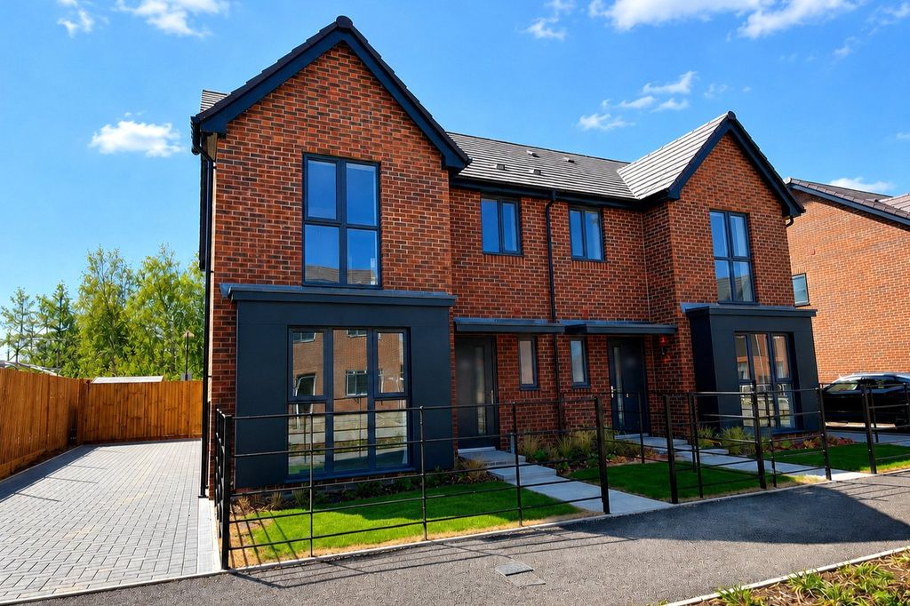 Property photo 3 of 10 External