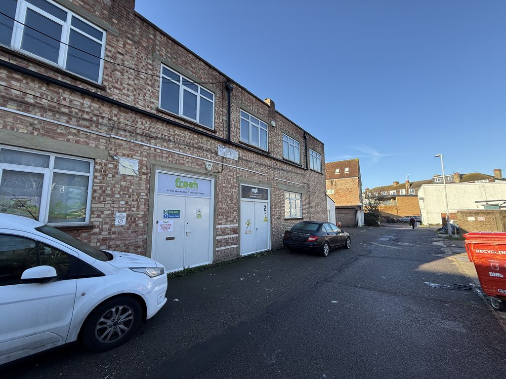 Property photo 1 of 6