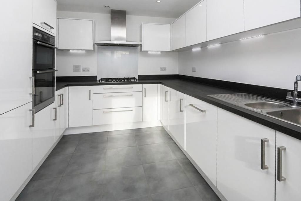 Property photo 2 of 13 Rt_Wt_Bxh_T_Job179_65 Castleridge_24_0204202614470