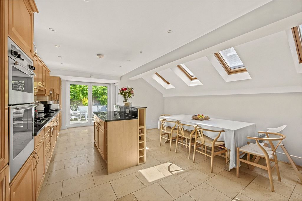Property photo 2 of 12 Picture No. 32